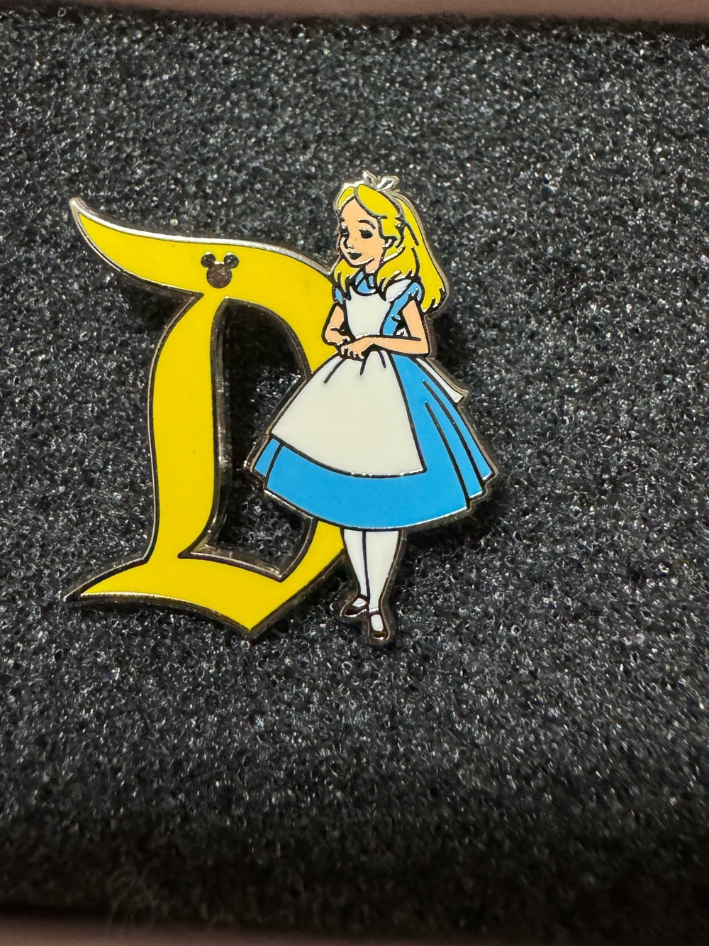 Disney Alice Pin Hidden Mickey Disney D - 2020